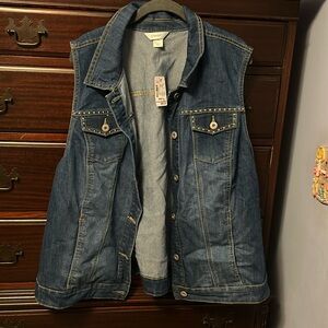 2/$25 CJ Banks Jean Vest